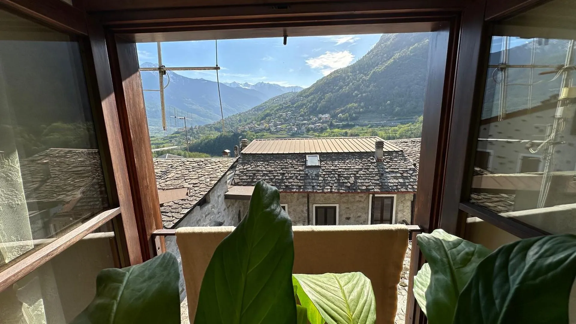 Ca Meridiana Sondrio 0*,  Italy